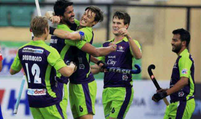 Hockey Indian League (HIL) 2015: Delhi Waveriders prevail over Dabang Mumbai as Simon Child scores twice