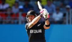 Brendon McCullum OUT! Australia vs New Zealand ICC Cricket World Cup 2015