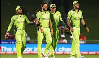 Shahid Afridi strikes twice! Pakistan vs United Arab Emirates 2015 Cricket World Cup – Watch Video Highlights of fall of wicket