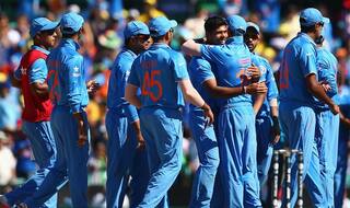 India vs Australia Live Score Updates and Commentary on All India Radio and Doordarshan in Hindi