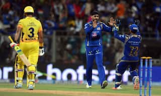 Suresh Raina Out! MI vs CSK IPL 2015 Final: Watch Video highlights of Fall of Wicket