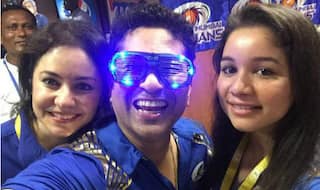 Sachin Tendulkar clicks selfies after Mumbai Indians’ IPL 2015 win: View Pictures