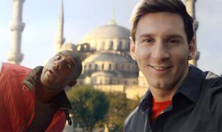 Lionel Messi and Kobe Bryant engage in a battle of selfies! – Watch Video