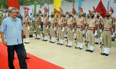 Manohar Parrikar pays tribute to Kargil martyrs