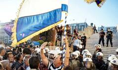 At least 20,000 pro-bailout supporters rally in Athens