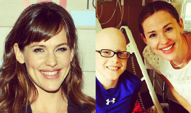 Jennifer Garner makes a surprise visit to a cancer hospital