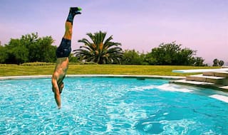 Jessica Alba's husband dislocates shoulder in pool dive