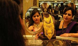 ‘Gold price may slide down to Rs.23,500 per 10 grams’
