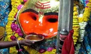 यहाँ काल भैरव को खुश करने के लिए चढाई जाती है शराब