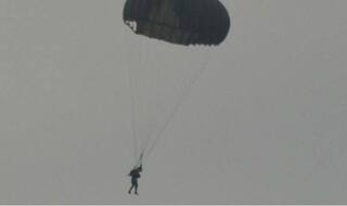 MS Dhoni completes 1st para jump for 106 Parachute Regiment of Territorial Army