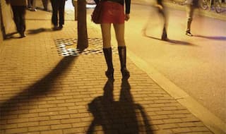 लिफ्ट मांगकर लड़की रेप के झूठे केस में फंसाती थी, पुलिस से मिलकर मोटी रकम वसूलने वाले रैकेट का हुआ ये खुलासा