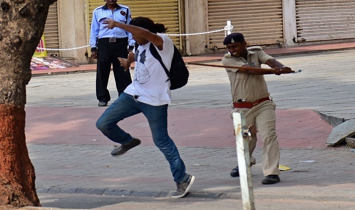 Shraddha Kapoor Ka Indianpron Xxx Video - police-baton-charging.jpg