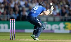 Watch Eoin Morgan hit on the head by a Mitchell Starc bouncer
