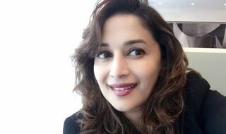 'काला चश्मा' पर इस देश की पुलिस ने लगाए ठुमके तो माधुरी दीक्षित ने कहा- VIDEO देखकर...