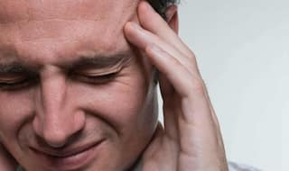 क्या तकनीक के ज्यादा इस्तेमाल से होता है सिरदर्द, एलर्जी?