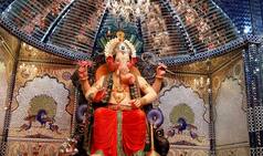 Ganesh Festival: Lalbaugcha Raja 2015 first look pictures of Sheesh Mahal go viral!