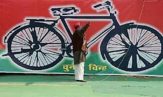JD (U) firm on bringing SP back under Janata Pariwar