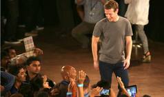 Zuckerberg makes interaction at IIT Delhi entertaining