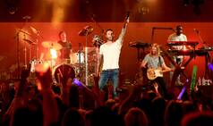 Maroon 5 to headline North America tour in winter 2016