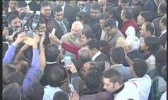 'Popular' Narendra Modi mobbed by media for 'selfie'