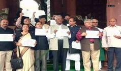 Left parties protest against intolerance in Parliament