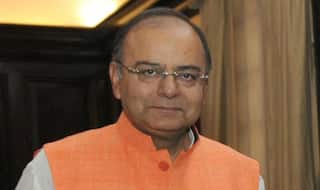 Arun Jaitley meets Pakistani Finance Minister Ishaq Dar