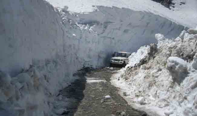 Rohtang Pass to be opened later this month - India.com