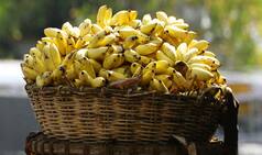 AP Teacher Forced to Sell Bananas After Losing Job Amid COVID-19, Struggles to Pay Loan For Child's Medical Treatment