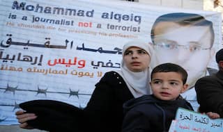Detained Palestinian journalist hunger striker loses his voice