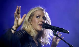 Ellie Goulding's escapes death post car crash