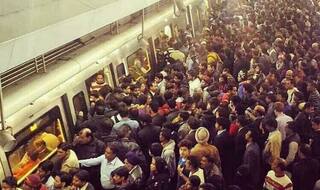 Crowded pictures of Rajiv Chowk metro station go viral