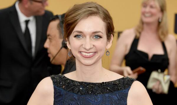 Orange Is The New Black Star Lauren Lapkus Splits From Hubby Chris Alvarado On Valentine S Day India Com