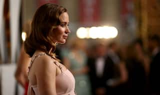 Oscar Awards 2016: 'Preggers' Emily Blunt dons Prada