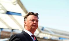 Ex-United manager David Moyes backs embattled Louis Van Gaal