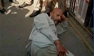 Legislator Engineer Rashid protests in Jammu against police excesses
