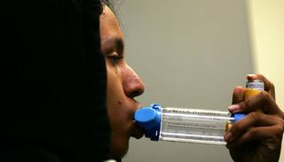 Teens' asthma symptoms linked to elevated stress, anxiety