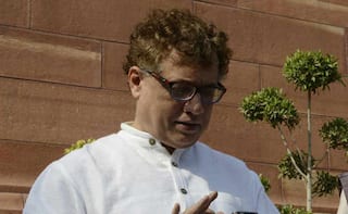 Guess Who is Clown, Tweets Derek O' Brien; Will do Once we Meet, Governor Gives Back