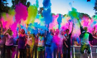 This Holi 2016 forget rain dance & surrender to the EDM madness