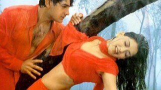17 years of Sarfarosh: 4 memorable moments from the Aamir Khan-Sonali Bendre starrer!