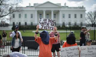 US frees 9 Guantanamo prisoners, sends them to Saudi Arabia