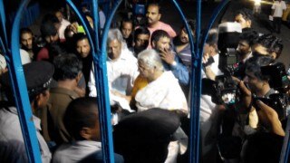 HCU security personnel stop Medha Patkar from entering campus