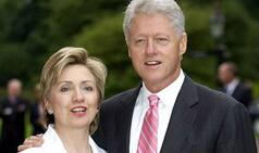 Bill Clinton says he regrets scolding protesters at wife's rally
