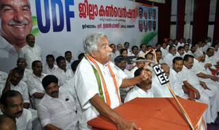 Oommen Chandy launches personal website