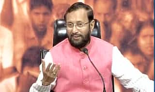 राज्यपाल को सौंपे गए कांग्रेस के कई विधायकों के हस्ताक्षर फर्जी : प्रकाश जावड़ेकर