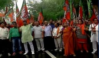 Batla encounter row: BJP stages protest, accuses Congress of propagating false sentiments