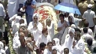 Sant Nirankari Mission chief Baba Hardev Singh cremated at Nigambodh Ghat in New Delhi; thousands attend funeral procession