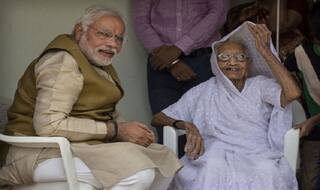 Prime Minister Narendra Modi's mother Heeraben given Nari Jagran Samman 2016 award
