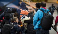 Some 59,000 Syrians, a new high, stranded on Jordan border
