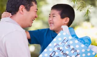 Father's Day 2016: Last minute DIY gifts, know how to make them and treat your super dad!