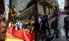 Istanbul riot police break up LGBT rally